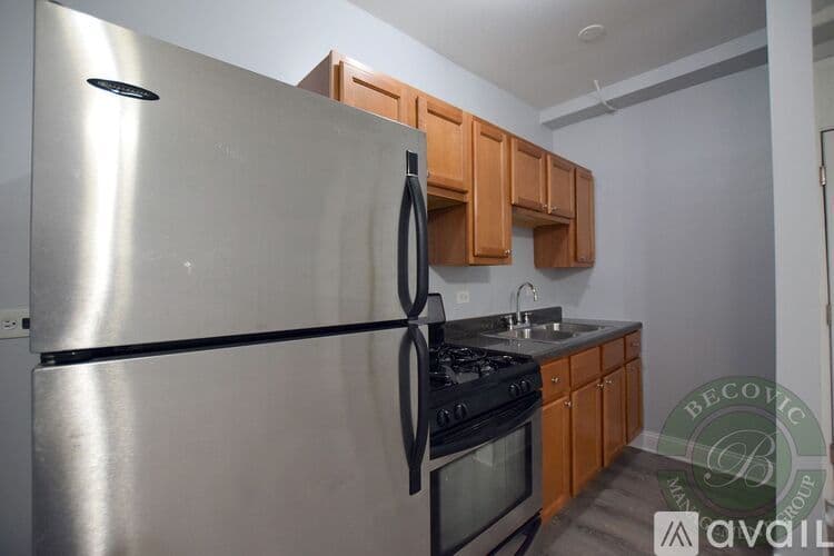 Chicago Apartment: 5860 N Kenmore Ave