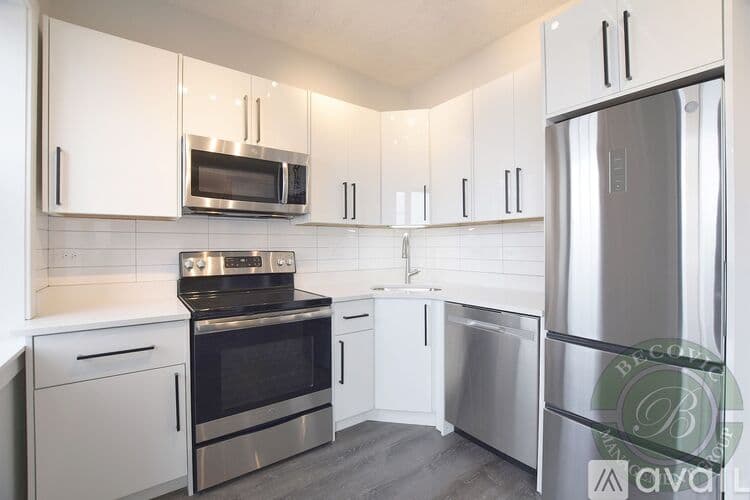 Chicago Apartment: 7645 N Sheridan Rd