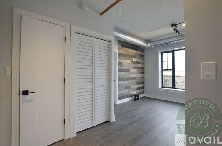 Chicago Apartment: 7645 N Sheridan Rd