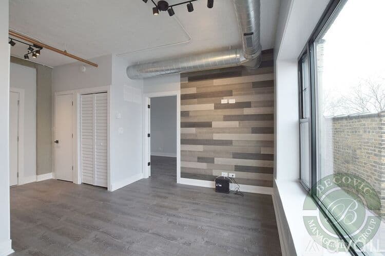 Chicago Apartment: 7645 N Sheridan Rd