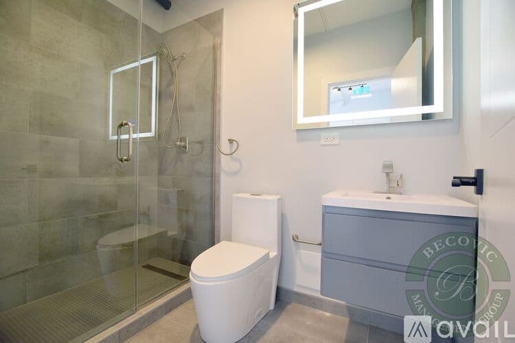 Chicago Apartment: 7645 N Sheridan Rd