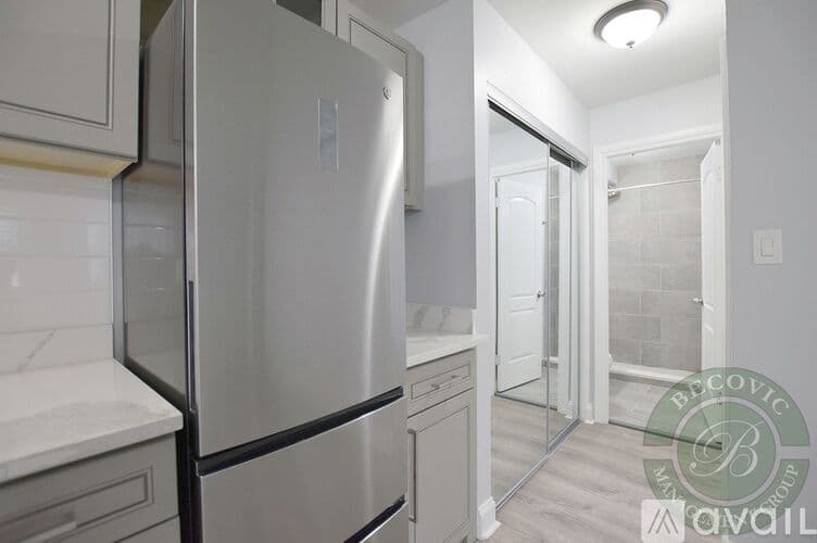 Chicago Apartment: 7710 N Sheridan Rd