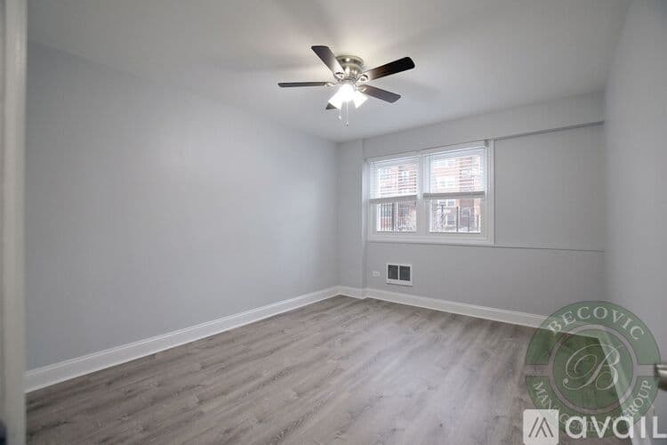 Chicago Apartment: 7710 N Sheridan Rd