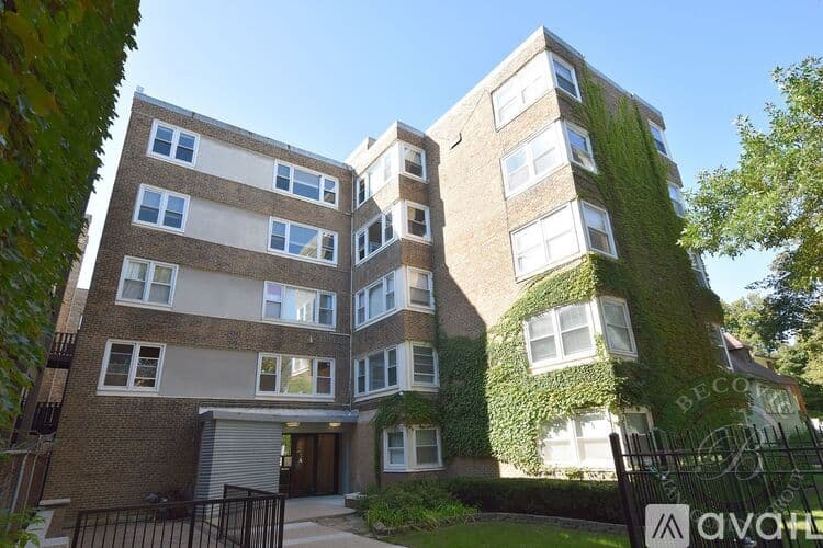 Chicago Apartment: 7710 N Sheridan Rd