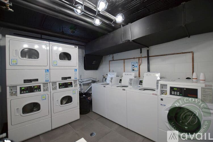 Chicago Apartment: 7710 N Sheridan Rd