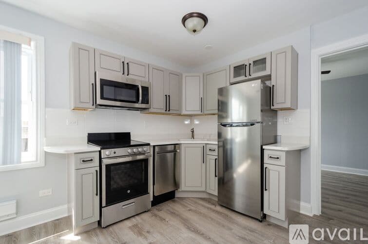 Chicago Apartment: 7710 N Sheridan Rd
