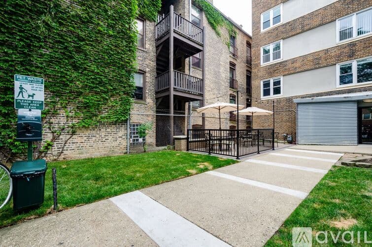 Chicago Apartment: 7710 N Sheridan Rd