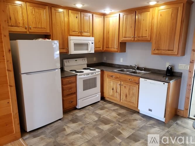 Harriman House: 635 Russell Ave