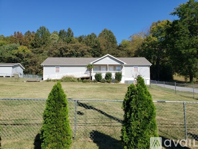 Harriman House: 635 Russell Ave