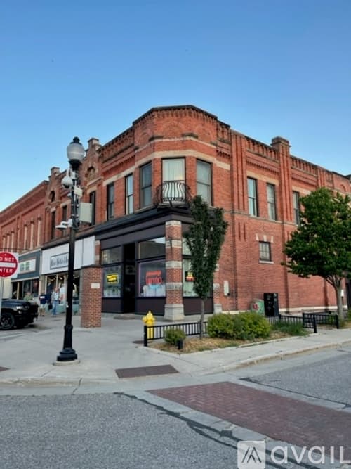Stevens Point Apartment: 913 Main Street