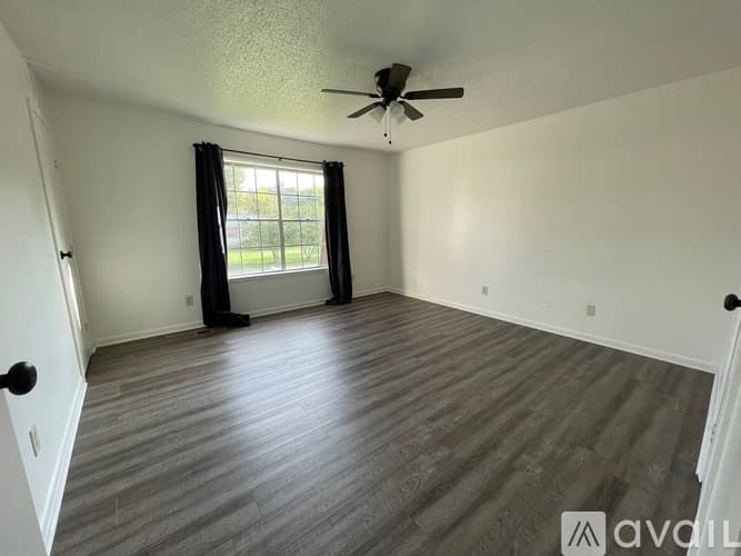 Trenton Apartment: 76 Glenbrook Dr