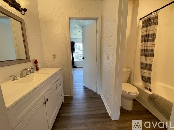 Trenton Apartment: 76 Glenbrook Dr