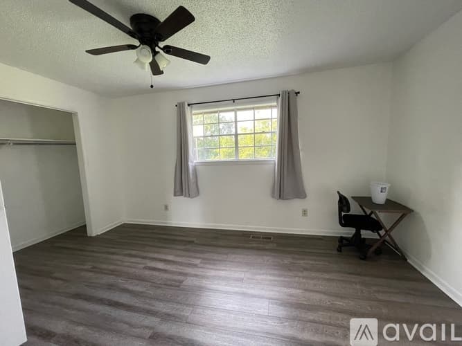 Trenton Apartment: 76 Glenbrook Dr