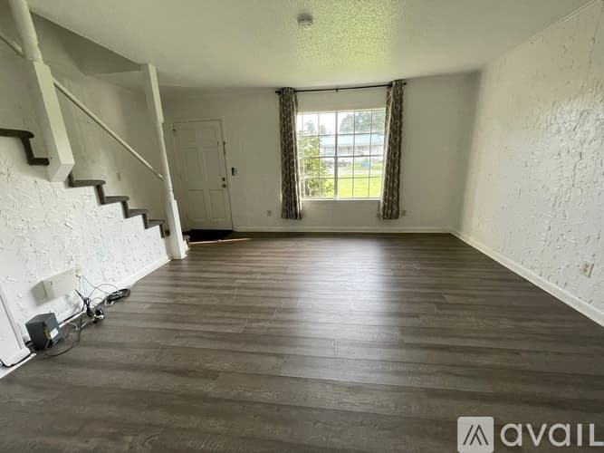 Trenton Apartment: 76 Glenbrook Dr
