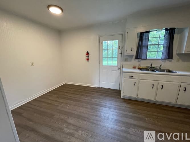 Trenton Apartment: 76 Glenbrook Dr