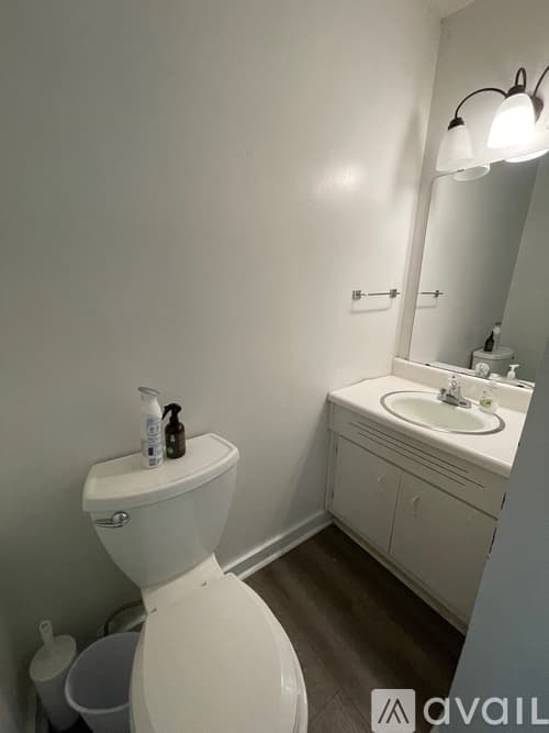 Trenton Apartment: 76 Glenbrook Dr