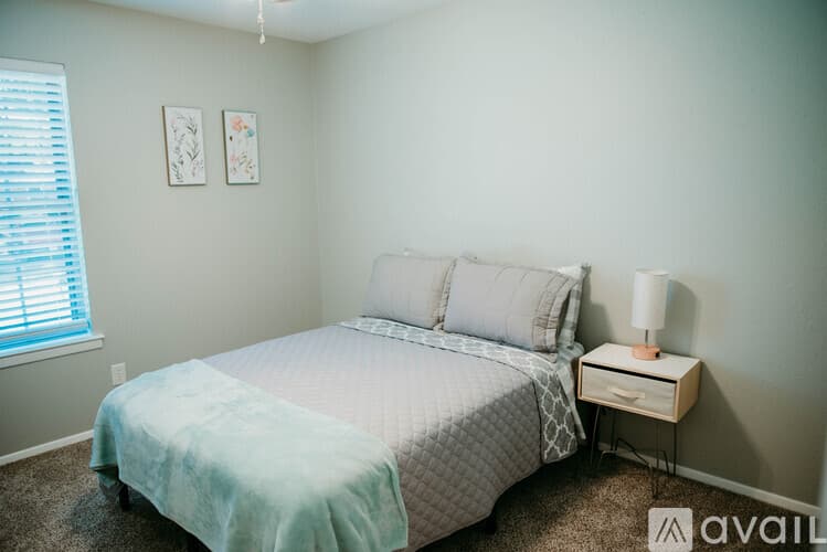 Jacksonville House: 19 Del Tara Dr