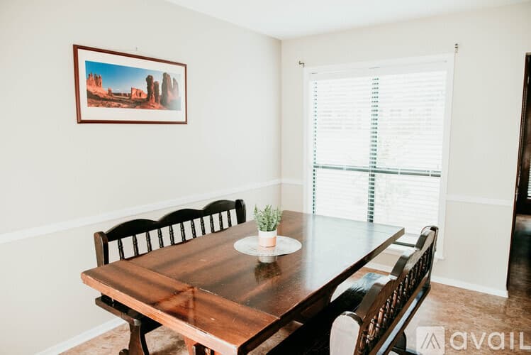 Sherwood House: 101 Bearskin Dr