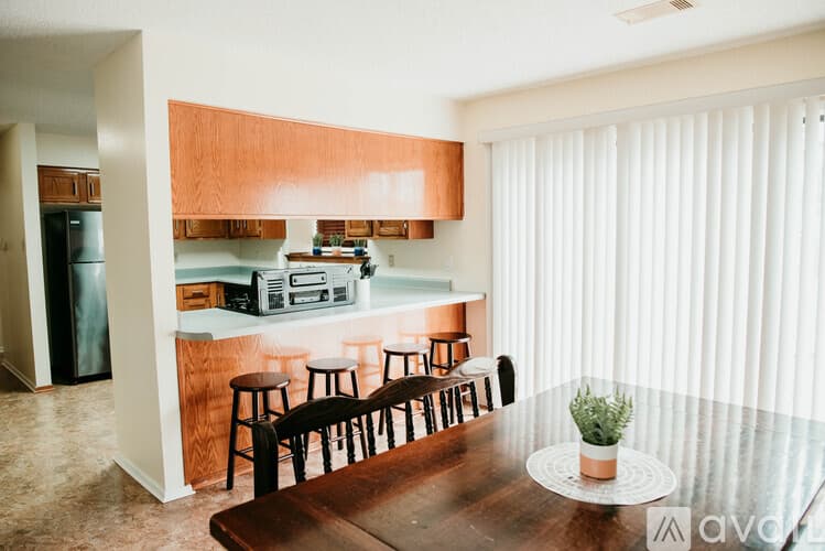 Sherwood House: 101 Bearskin Dr