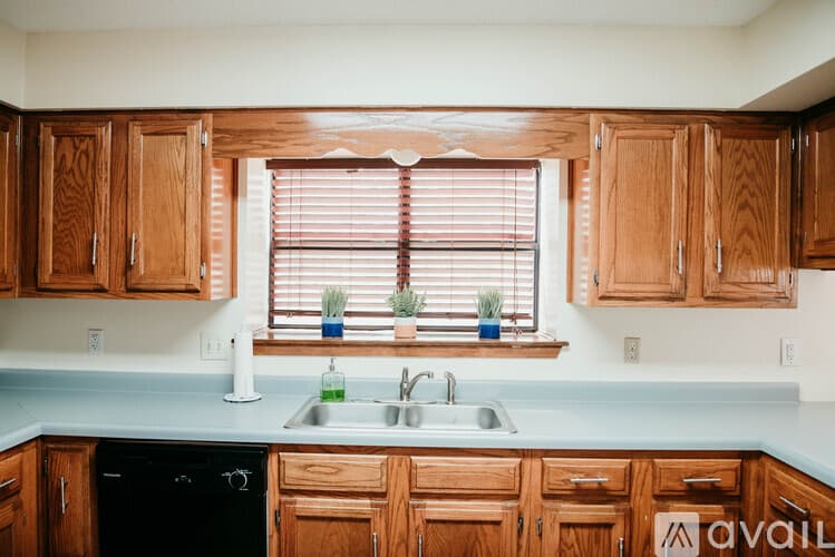 Sherwood House: 101 Bearskin Dr