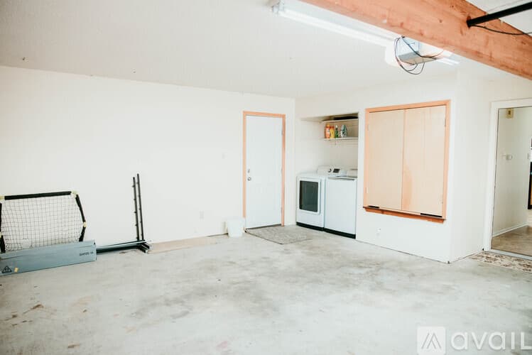 Sherwood House: 101 Bearskin Dr