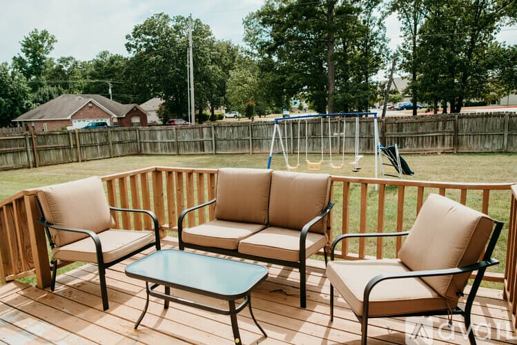 Sherwood House: 101 Bearskin Dr