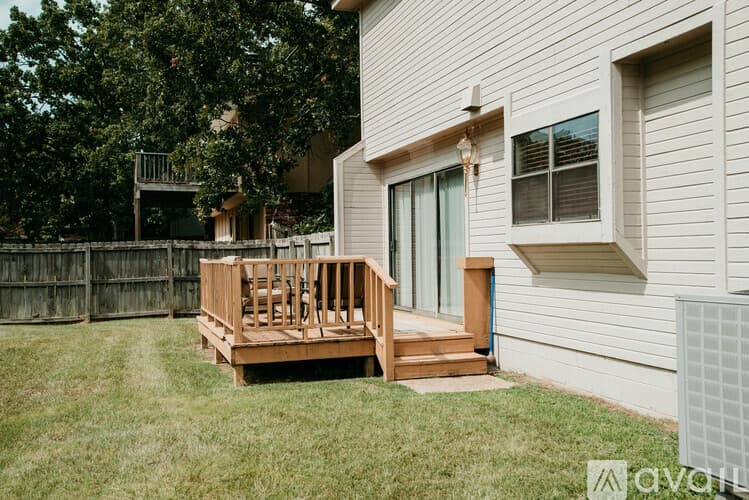 Sherwood House: 101 Bearskin Dr
