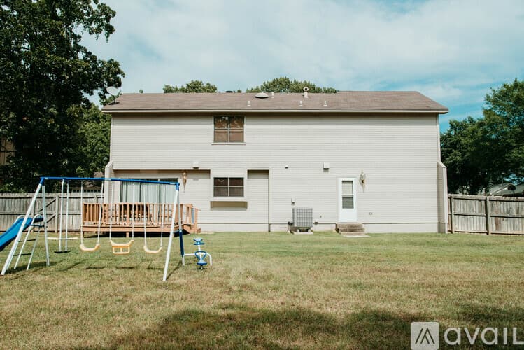 Sherwood House: 101 Bearskin Dr