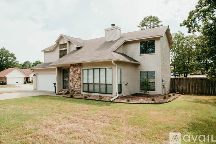 Sherwood House: 101 Bearskin Dr