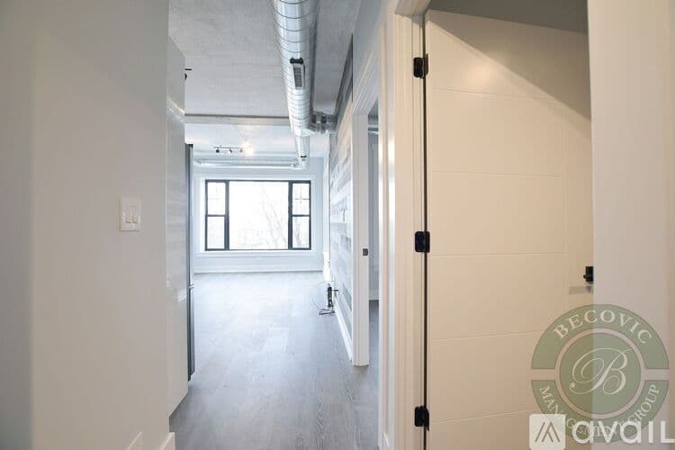 Chicago Apartment: 7645 N Sheridan Rd