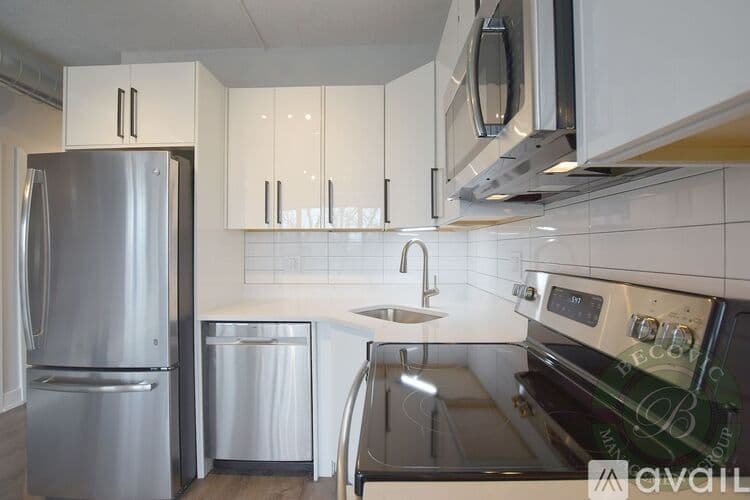 Chicago Apartment: 7645 N Sheridan Rd