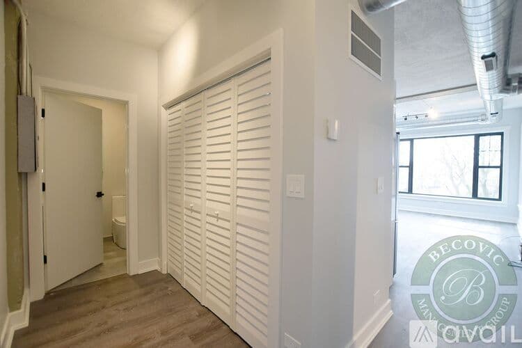 Chicago Apartment: 7645 N Sheridan Rd