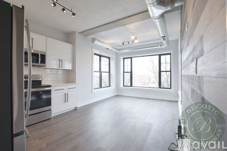 Chicago Apartment: 7645 N Sheridan Rd