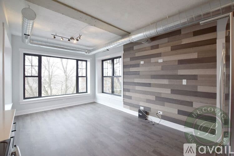 Chicago Apartment: 7645 N Sheridan Rd