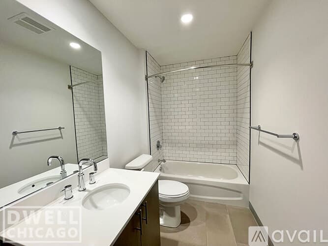Chicago Apartment: 949 W Dakin St