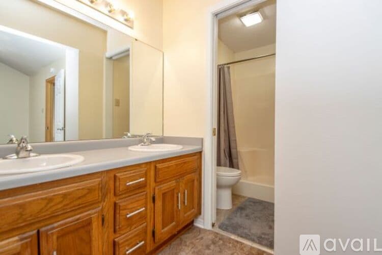 Sherwood House: 101 Bearskin Dr