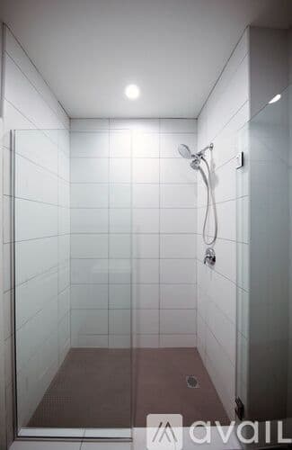 Chicago Apartment: 7663 N Rogers Ave