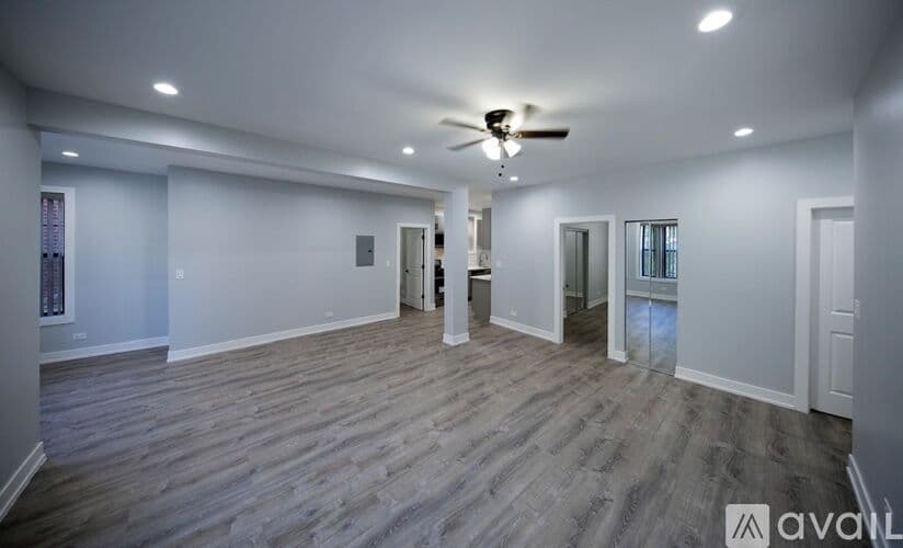 Chicago Apartment: 7663 N Rogers Ave