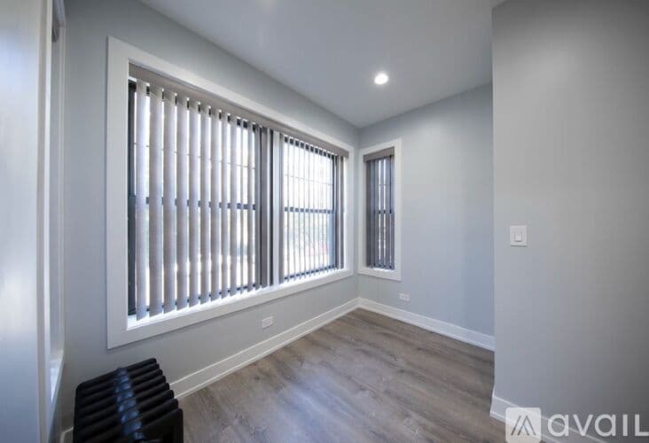 Chicago Apartment: 7663 N Rogers Ave