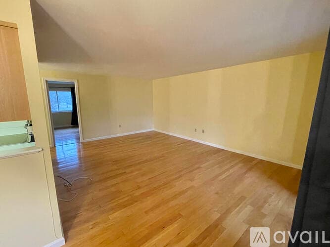 Hingham Condo: 20 Beals Cove Road