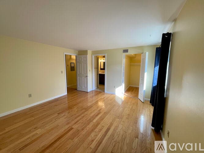 Hingham Condo: 20 Beals Cove Road