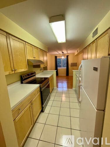 Hingham Condo: 20 Beals Cove Road