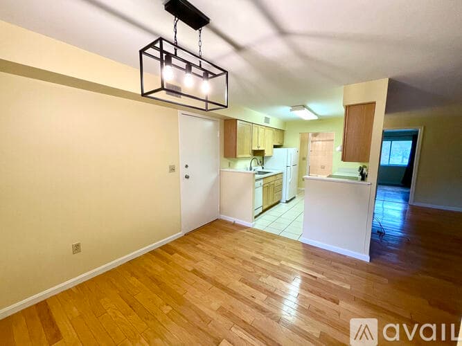 Hingham Condo: 20 Beals Cove Road