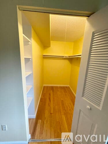 Hingham Condo: 20 Beals Cove Road