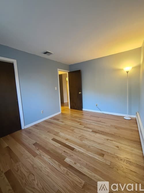 Simsbury House: 15 Hoskins Road