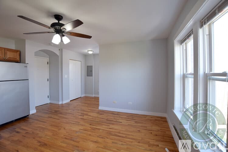 Chicago Apartment: 7450 N Greenview Ave