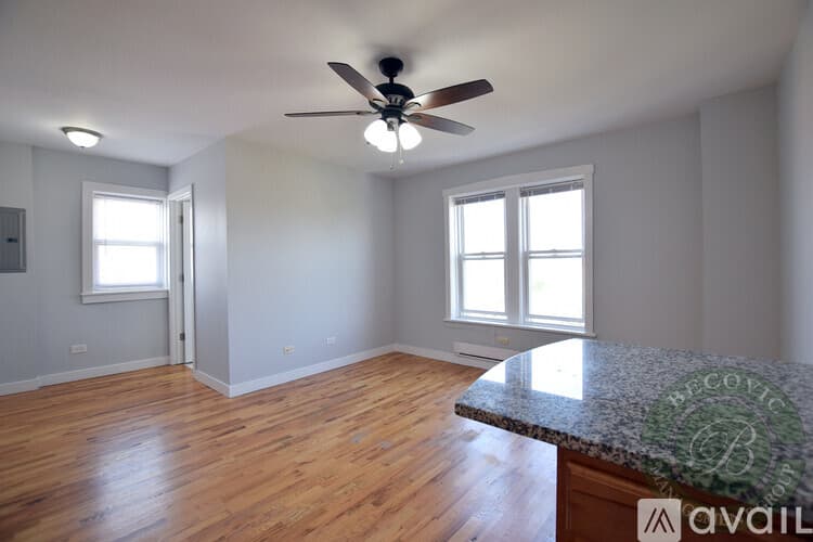 Chicago Apartment: 7450 N Greenview Ave