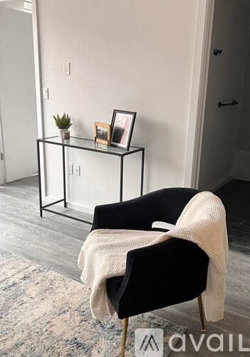 Lowell Apartment: 160 Middlesex Street