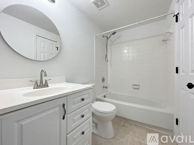 Raleigh House: 7328 Summerland Dr