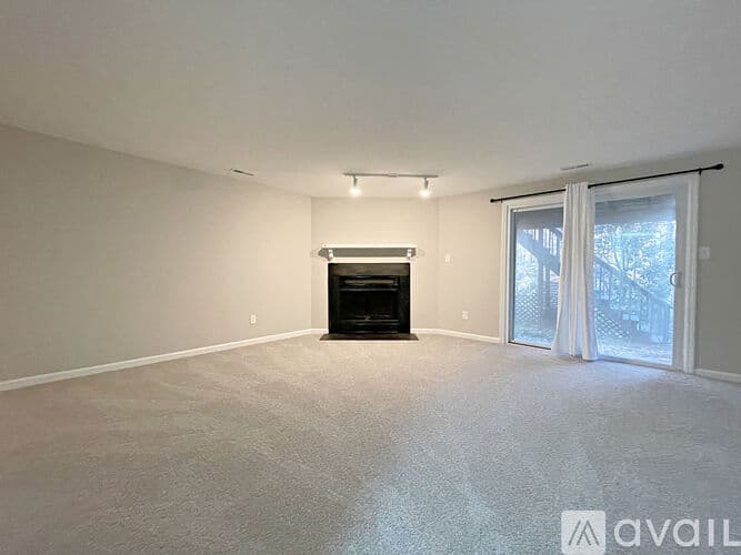 Raleigh House: 7328 Summerland Dr